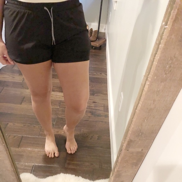 Adidas size small/medium adidas yoga/gym shorts - Picture 1 of 3